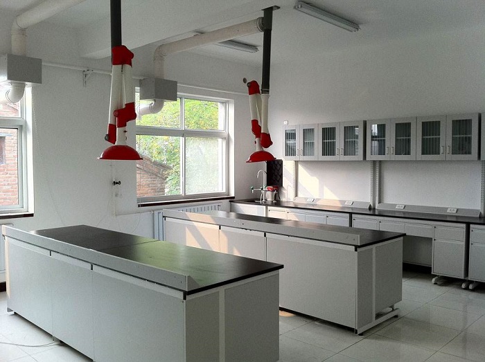 补风系统是实验室设计的关键环节